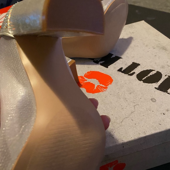 Heels - Picture 3 of 6